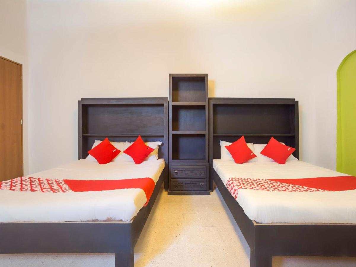 Oyo Hotel Hare Krishna Монтеррей Экстерьер фото